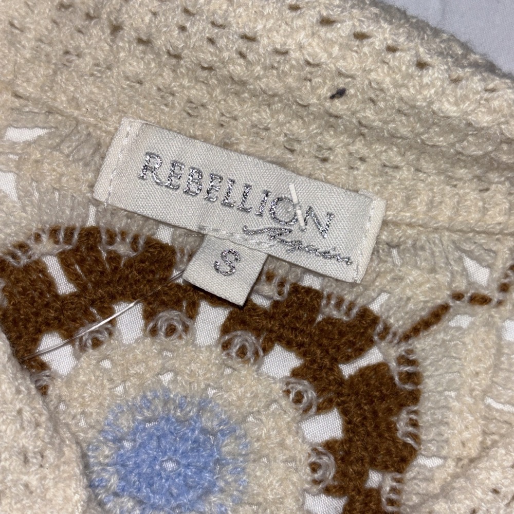 Rebellion again  Sleeveless Granny Square Button Up Vest Size S Boho Festival - Picture 5 of 7